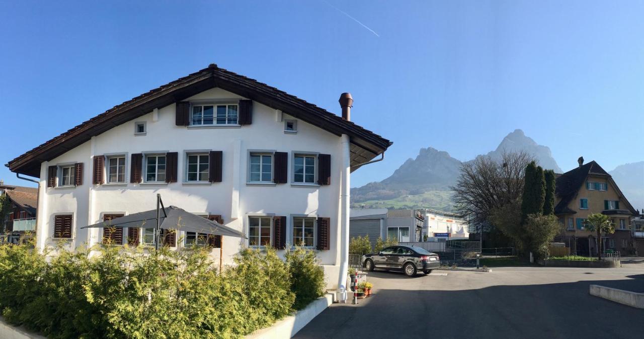Bed and Breakfast No Such Thing Schwyz Esterno foto